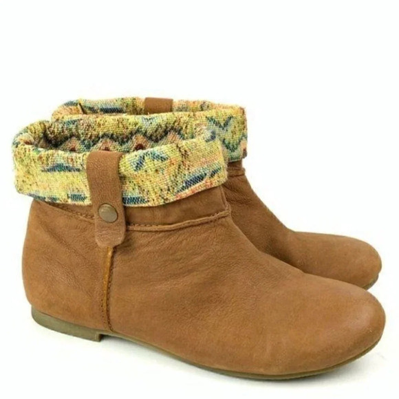 Steve madden boots size 7 Aurorra tan tribal print - Picture 2 of 9